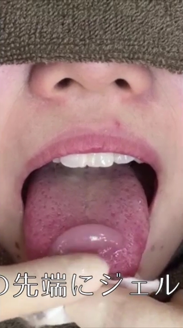素人女性の舌磨き (6)