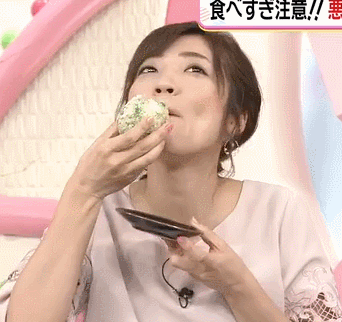 内田敦子の食事舌GIF
